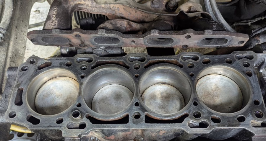Pontiac Trans Sport на водні