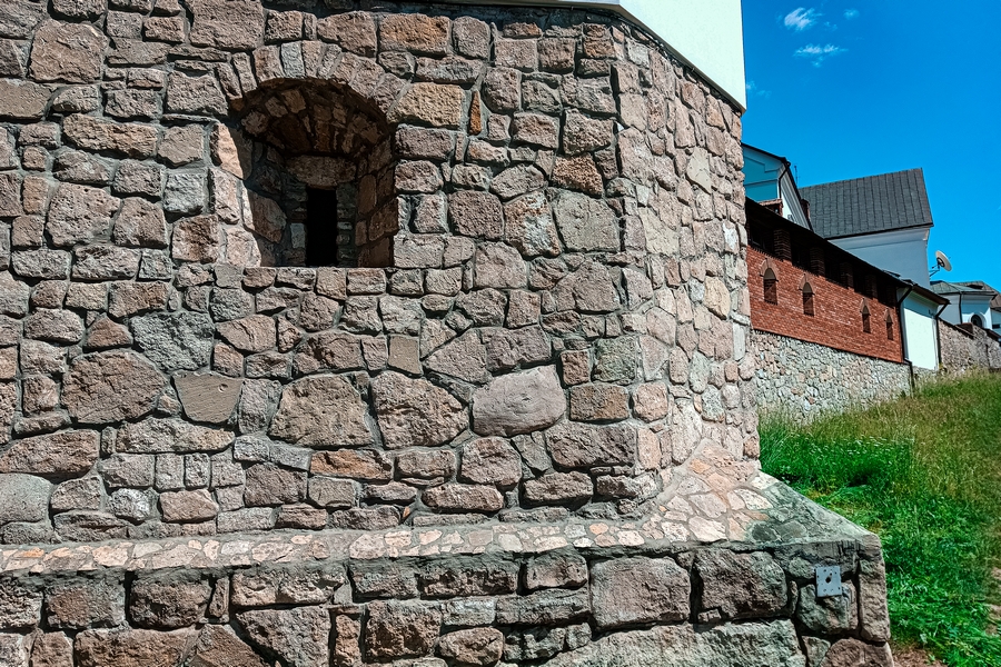 Крехівський монастир, де молився Мазепа, печера-праобитель, цвинтар Першої світової війни