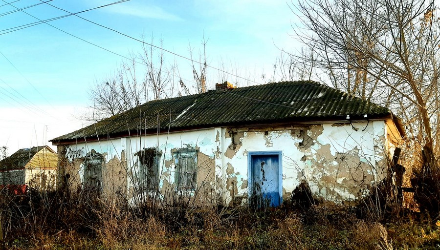 Будинок розкуркуленого селянина на розі вул. Дронівської у Бурині