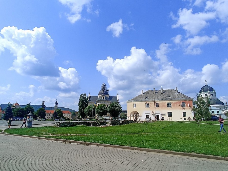 Жовква – ідеальне місто біля Львова, маленька Італія, резиденція короля